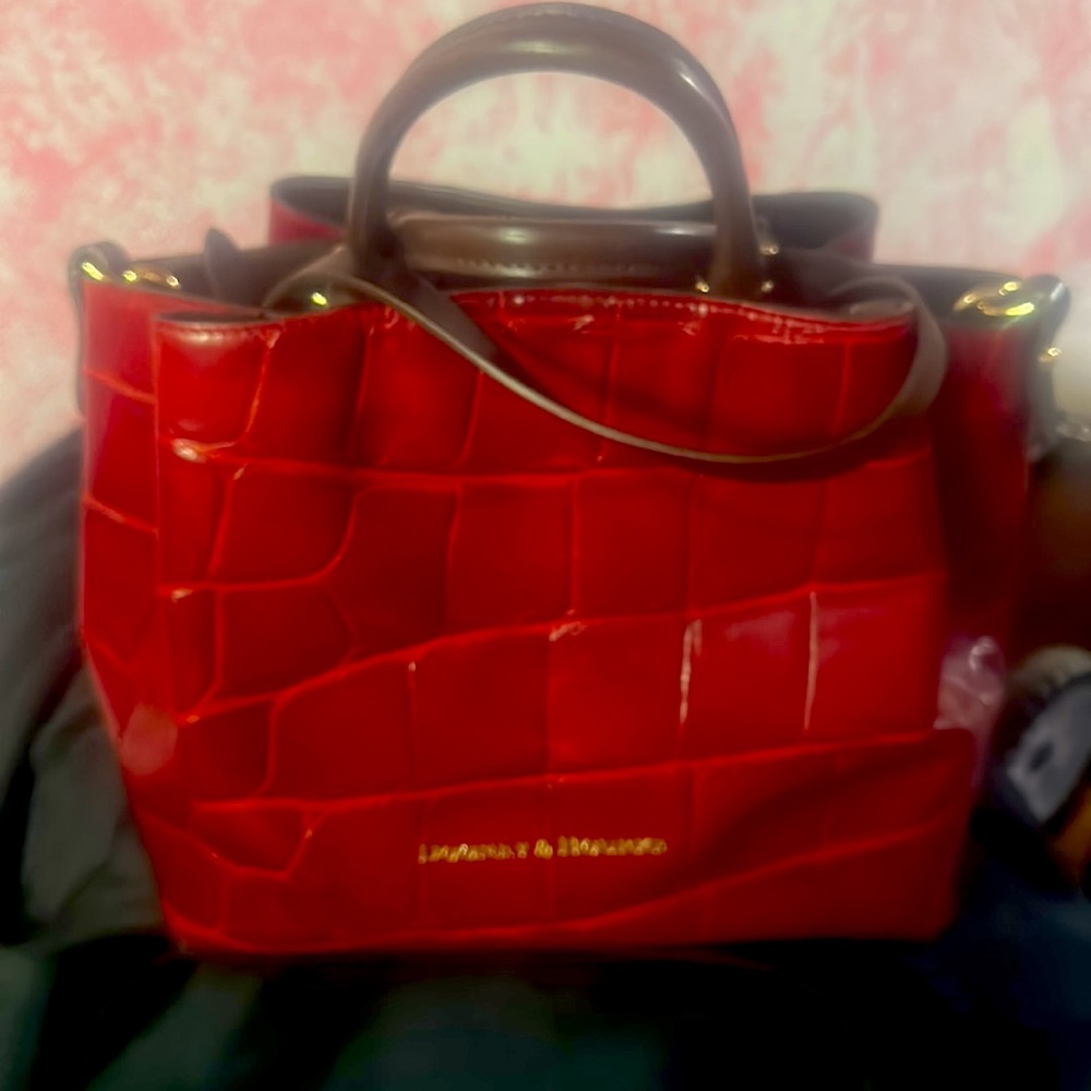 Beautiful, Dooney and Bourke crocodile Barlow satchel three compartments - Picture 12 of 16
